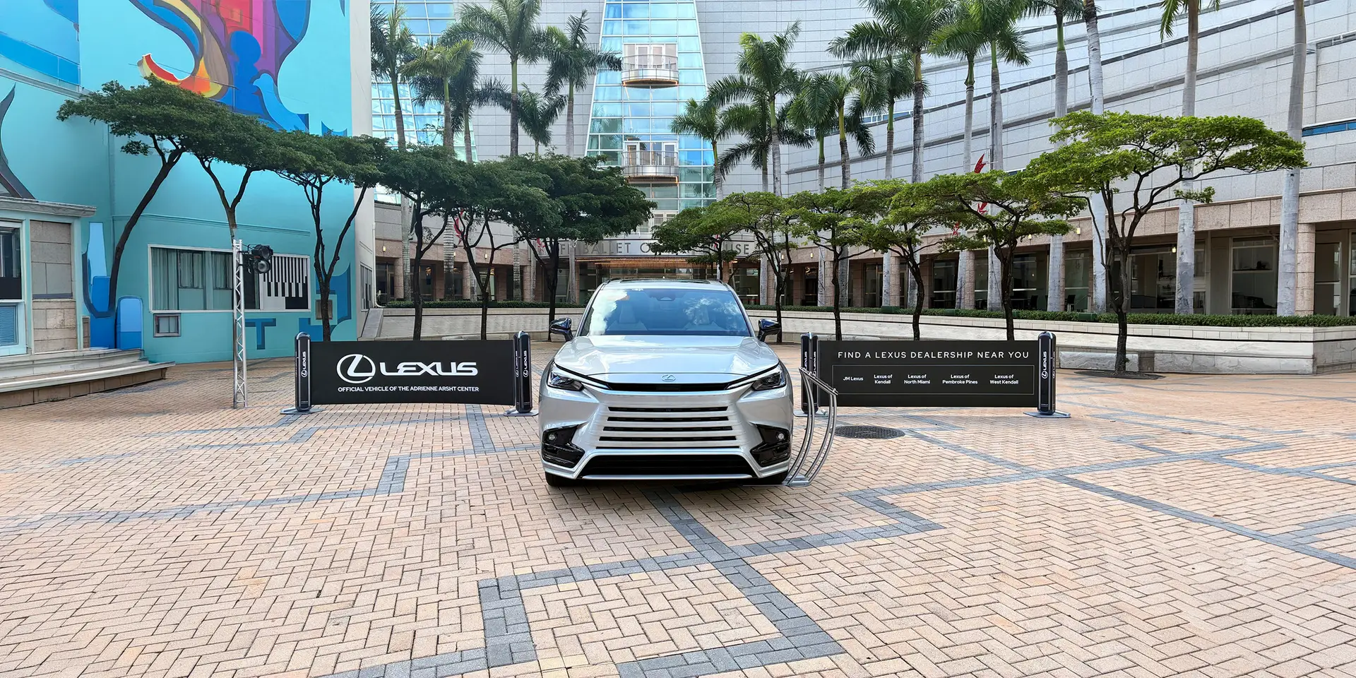 Lexus-2400x1200